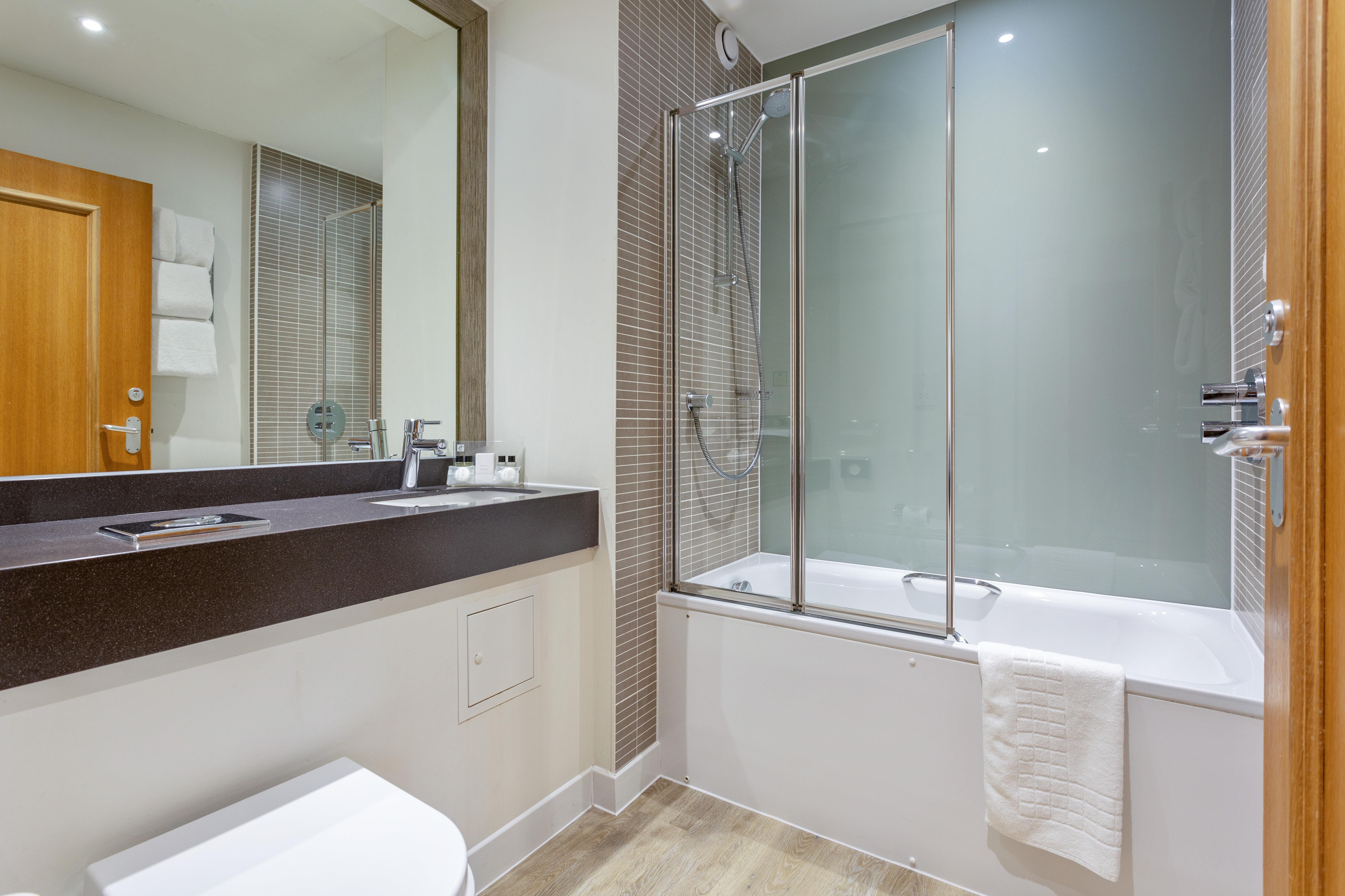 - Warwick By Ihg Hotel